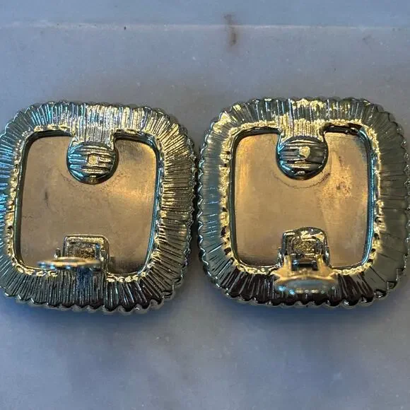 Vintage 1980's Big Blue Fabric Gold Tone Square Clip Earrings - Picture 4 of 5